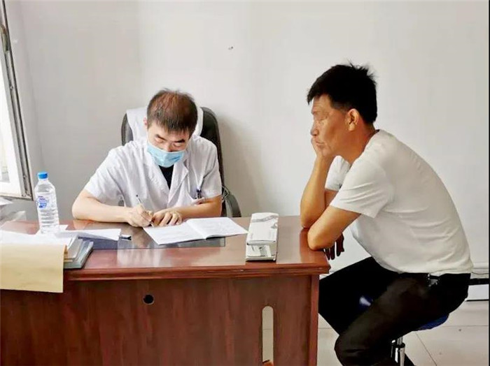 长春骨伤义诊扶贫活动1.jpg