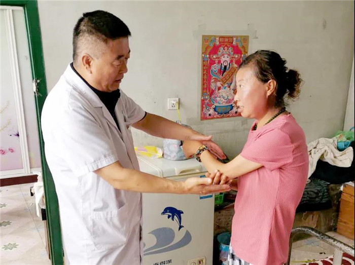长春骨伤义诊扶贫活动7.jpg